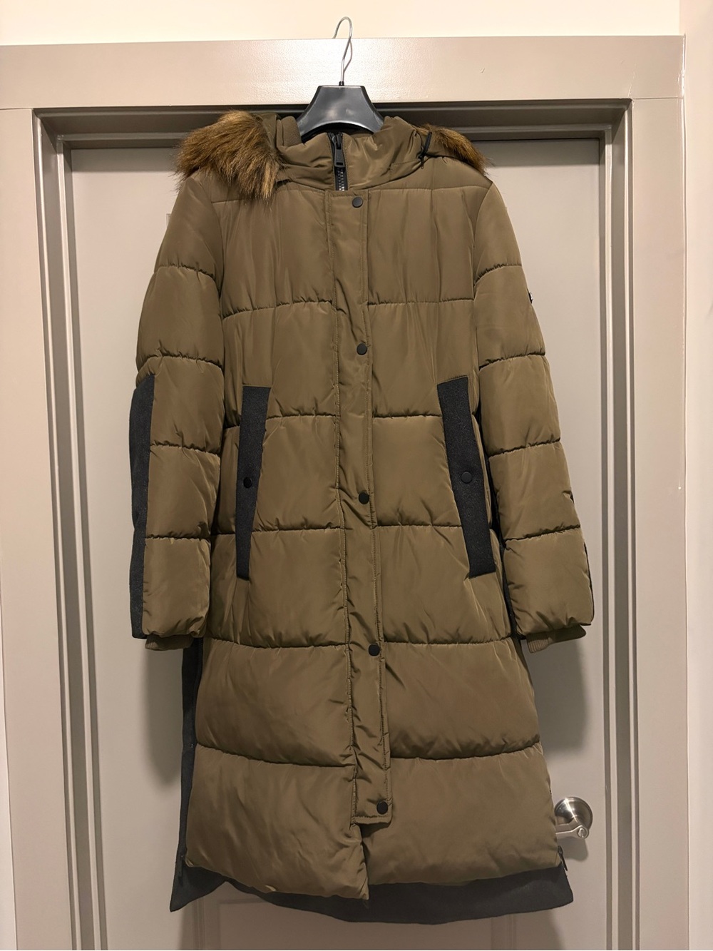 Bernardo Outdoorsy Wool Combo Puffer Coat Fur Trim Collar Green/Black